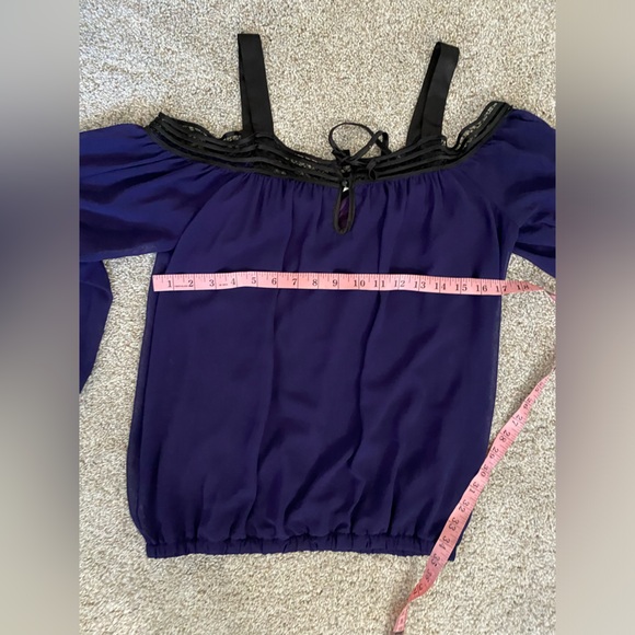 Accepting offers- Ladies Blouse - Picture 9 of 10